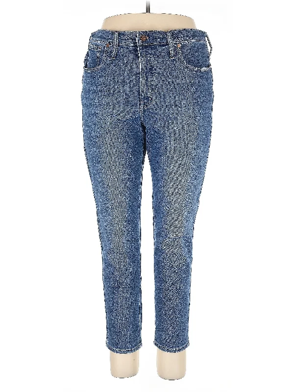 Mid-Rise Straight-leg Jeans in Medium Wash